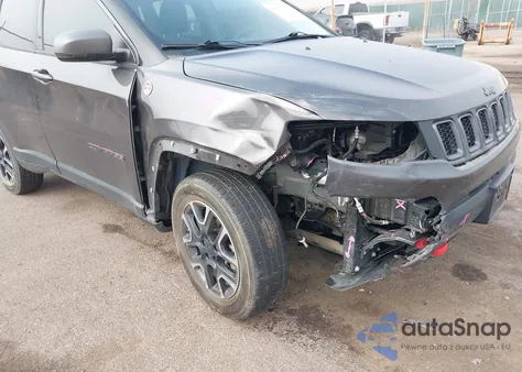 2019 Jeep Compass Trailhawk 4X4 from USA, damaged, VIN 3C4NJDDB9KT697776